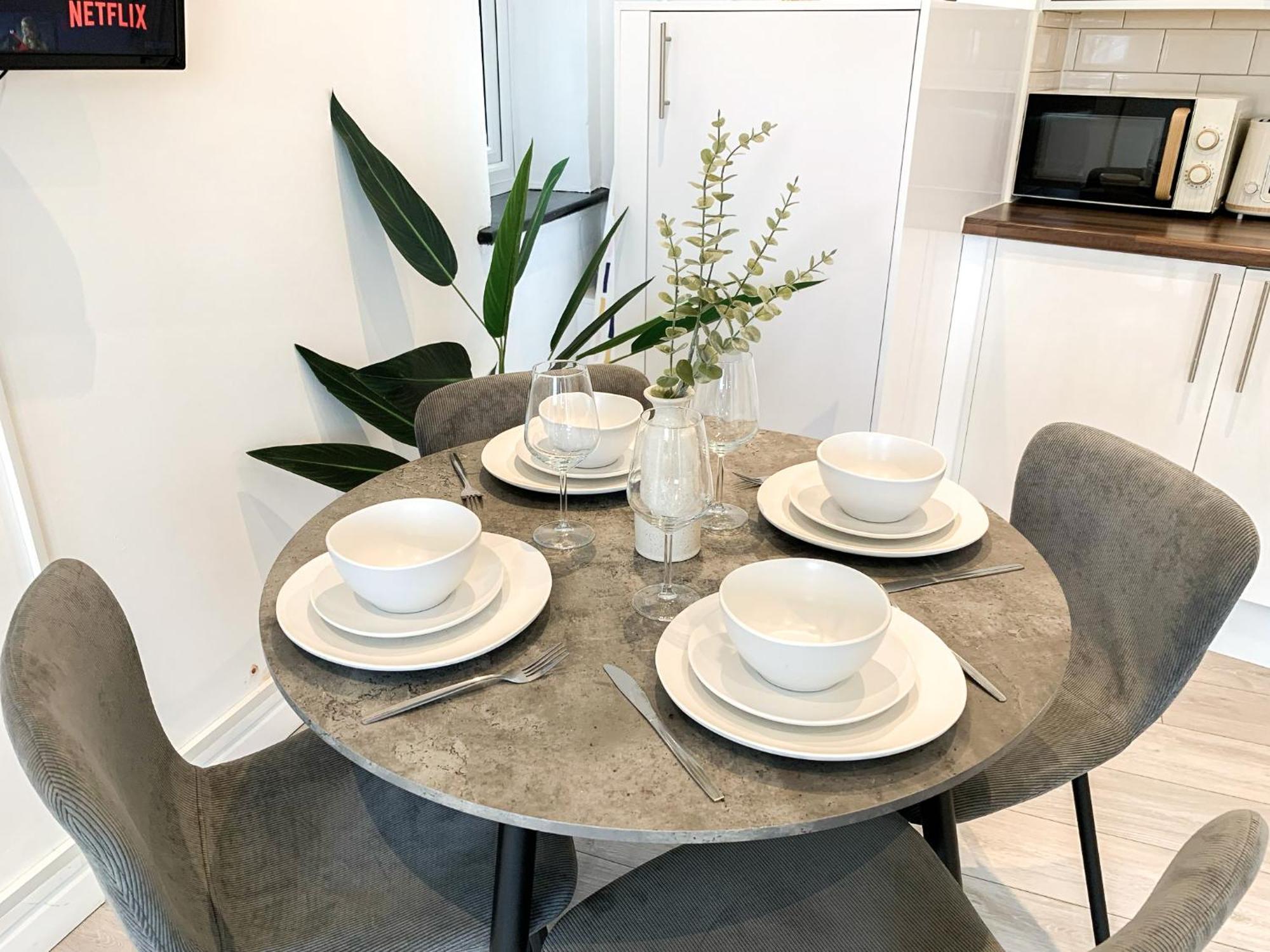 1-Bedroom Apartments In Shoreditch, Old Street, Hoxton 伦敦 外观 照片